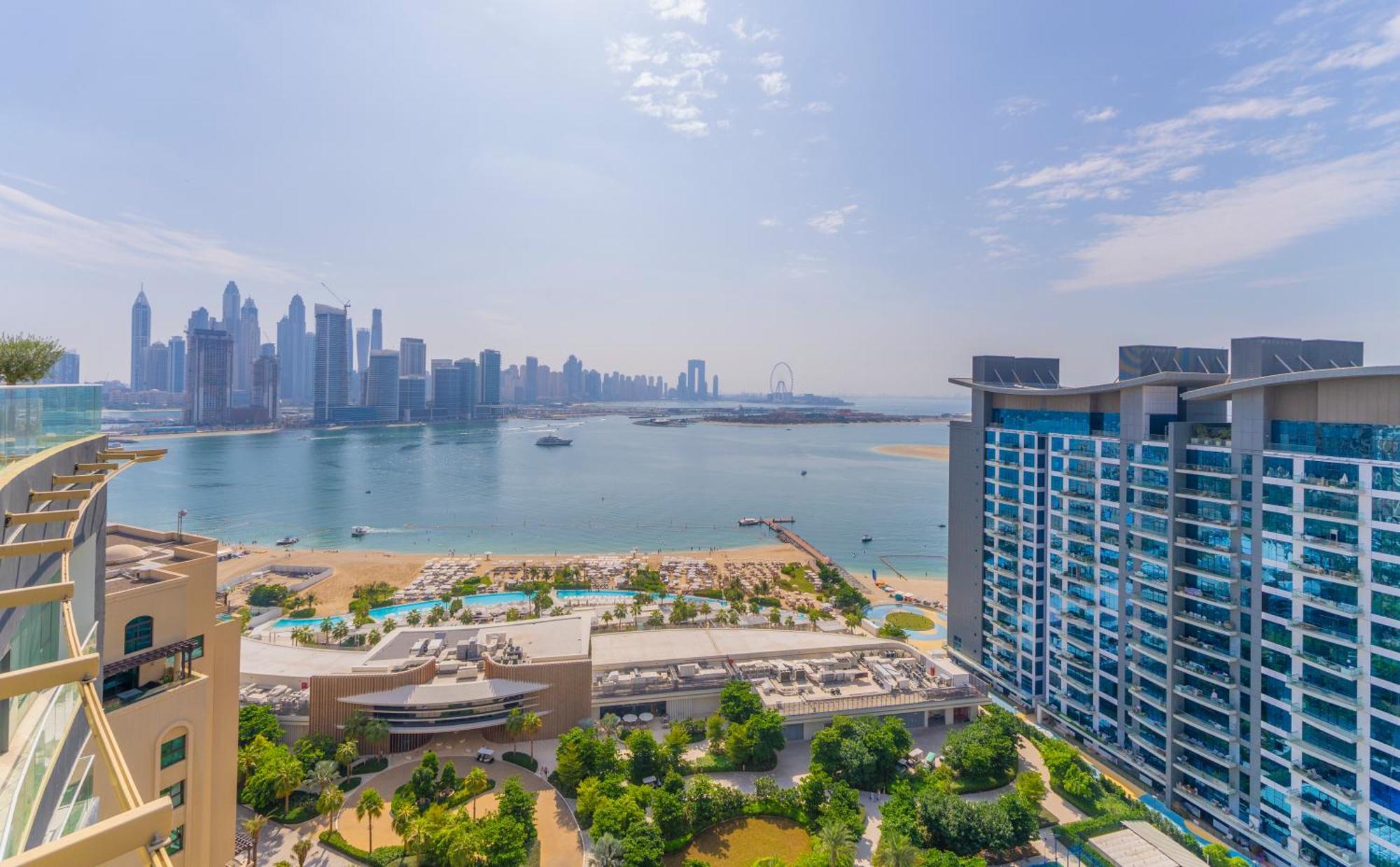 Appartamento Studio With Private Beach Access At Palm Jumeirah Dubai Esterno foto