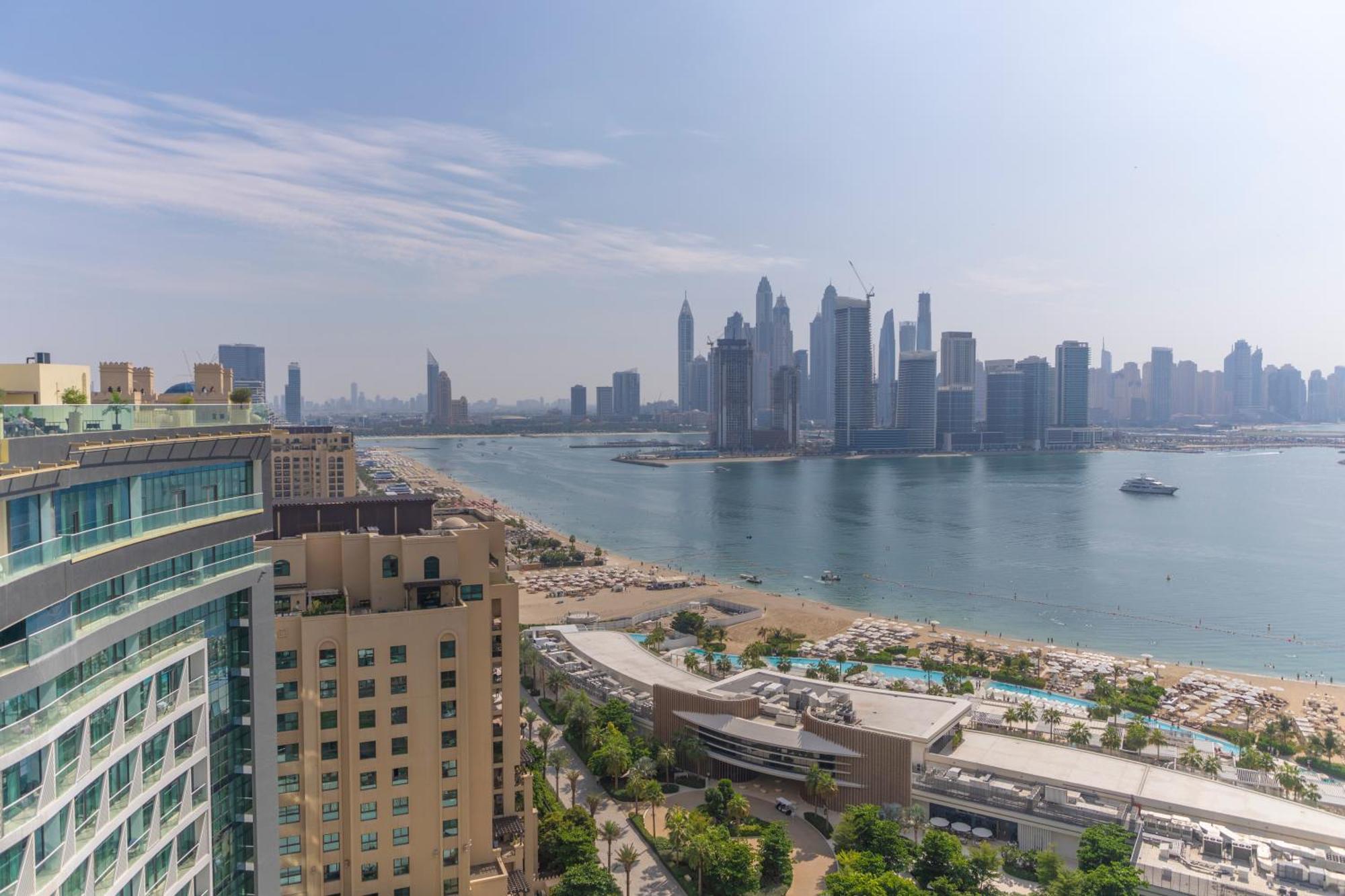 Appartamento Studio With Private Beach Access At Palm Jumeirah Dubai Esterno foto